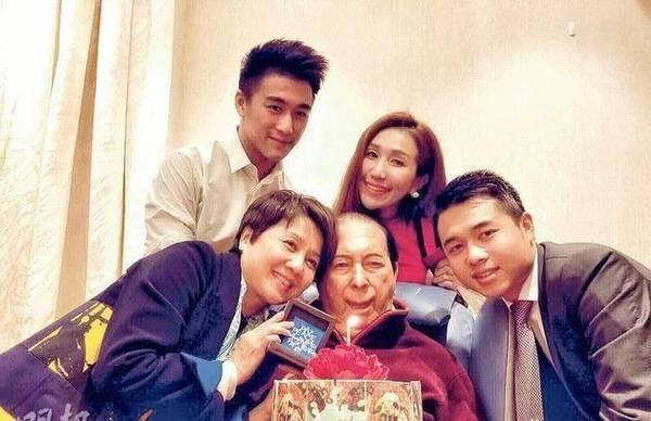 澳門精準(zhǔn)四肖期期中特公開，揭秘彩票背后的秘密，澳門精準(zhǔn)四肖期期中特揭秘，彩票背后的秘密公開！