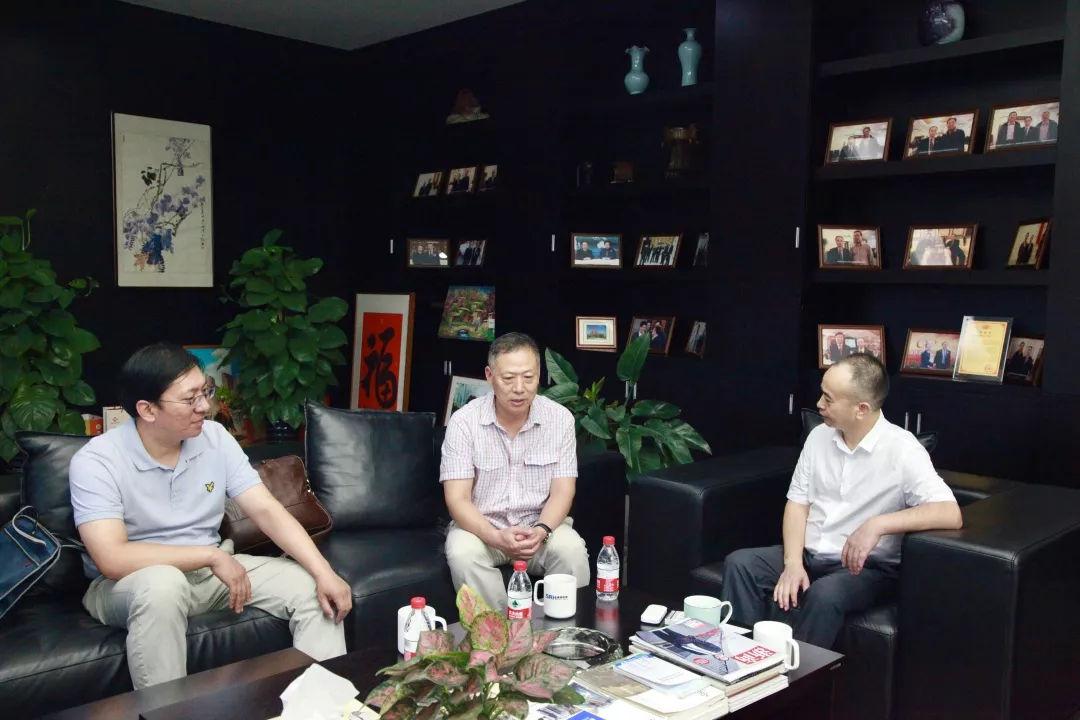 2025香港正版資料免費共享，探索最新資訊的熱門途徑，香港資訊探索，最新正版資料免費共享熱門途徑 2025年指南